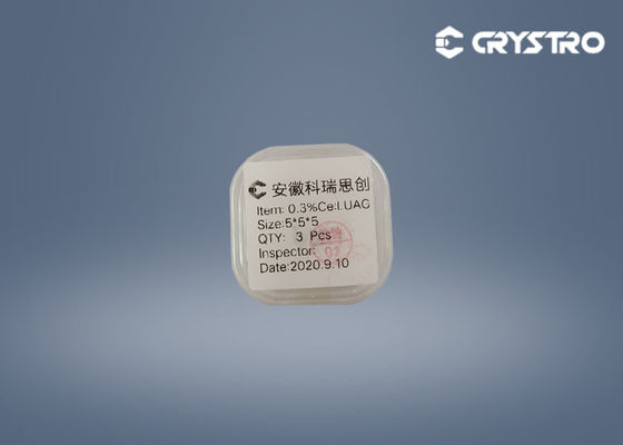 レベル0.3%Ce LUAGのシンチレーション単結晶5x5x5mmの添加