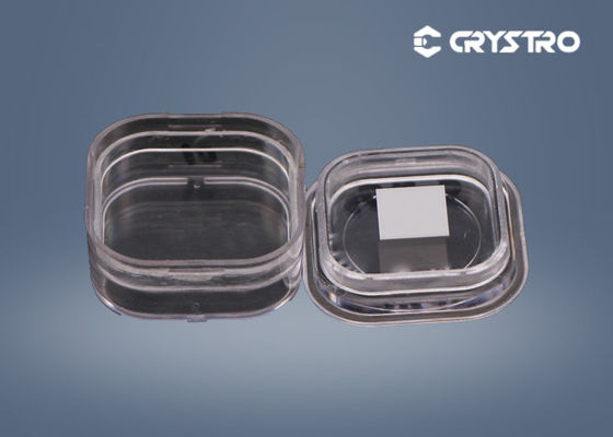超伝導体の薄膜STOの水晶SrTiO3基質
